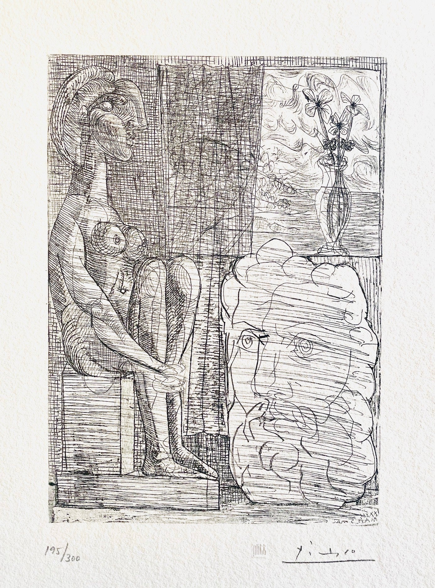 Sculptures et Vase de Fleurs